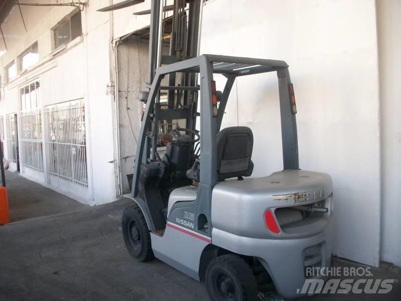 Nissan PL02A25 Carrelli elevatori GPL