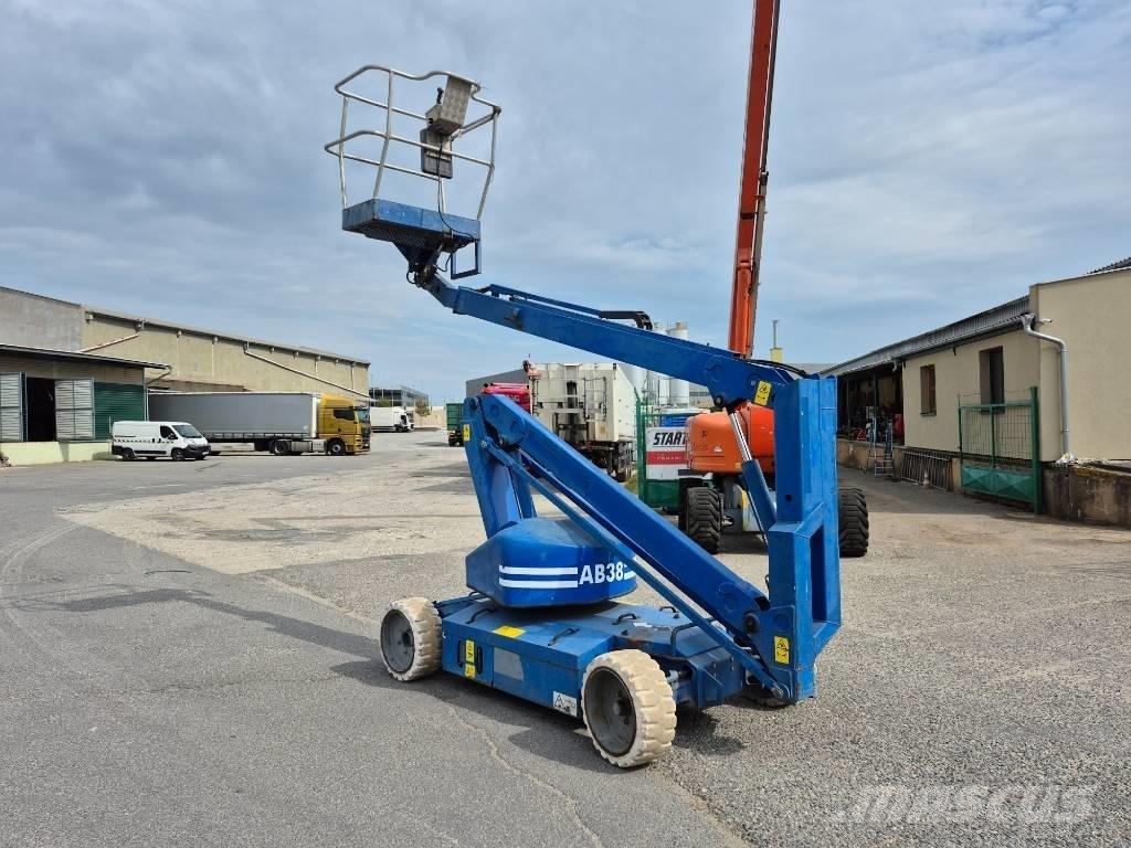 UpRight AB38 Piattaforme a braccio articolato