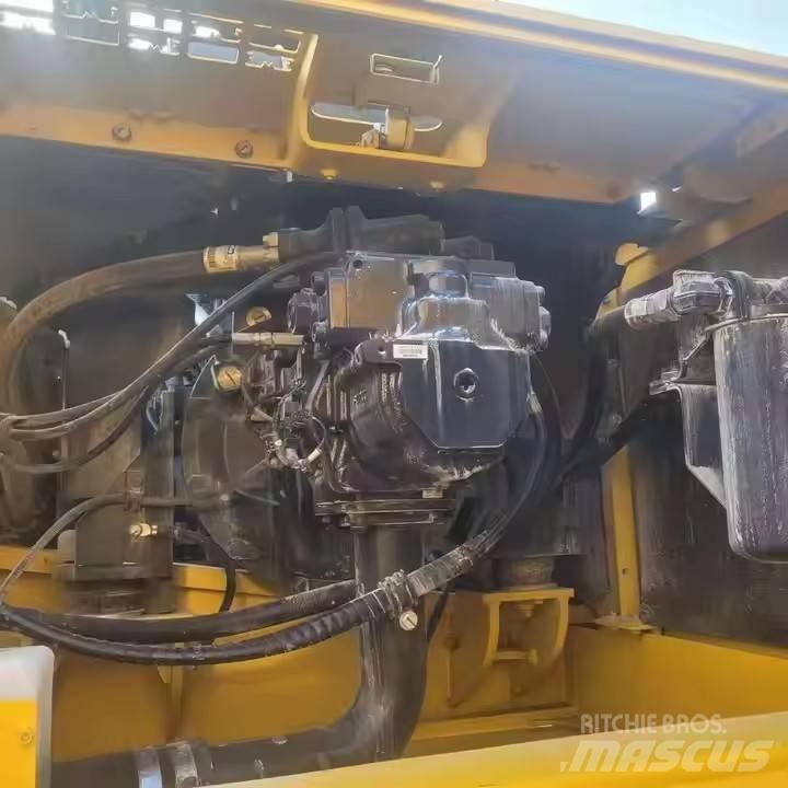 Komatsu PC360-8 Escavatori cingolati