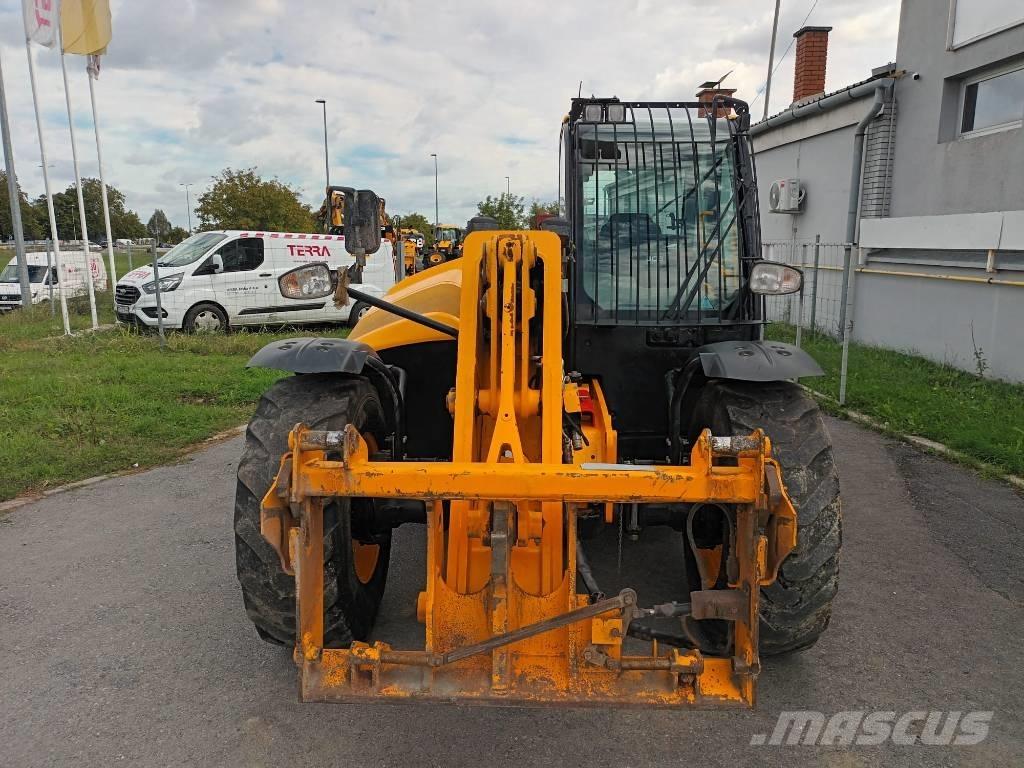 JCB 542-70 IND Pale gommate telescopiche