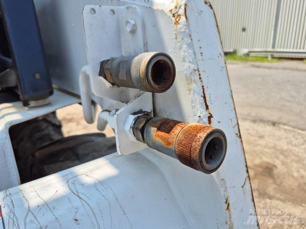 Bobcat 553 Mini Pale Gommate