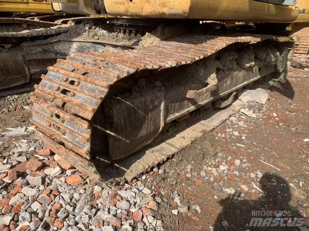 CAT 323D2 Escavatori cingolati