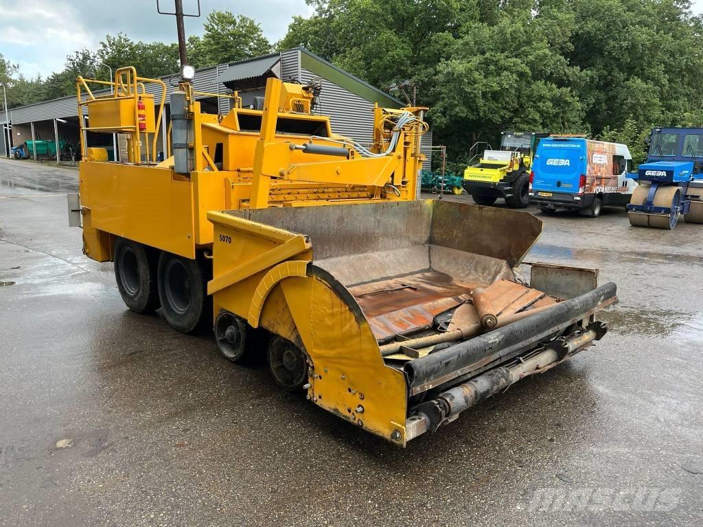 Demag SF 120 P Finitrici
