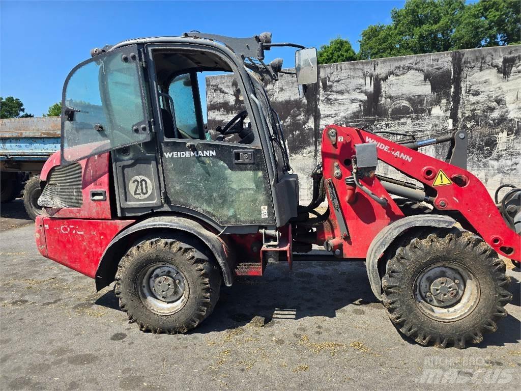 Weidemann 2070 CX Mini Pale Gommate
