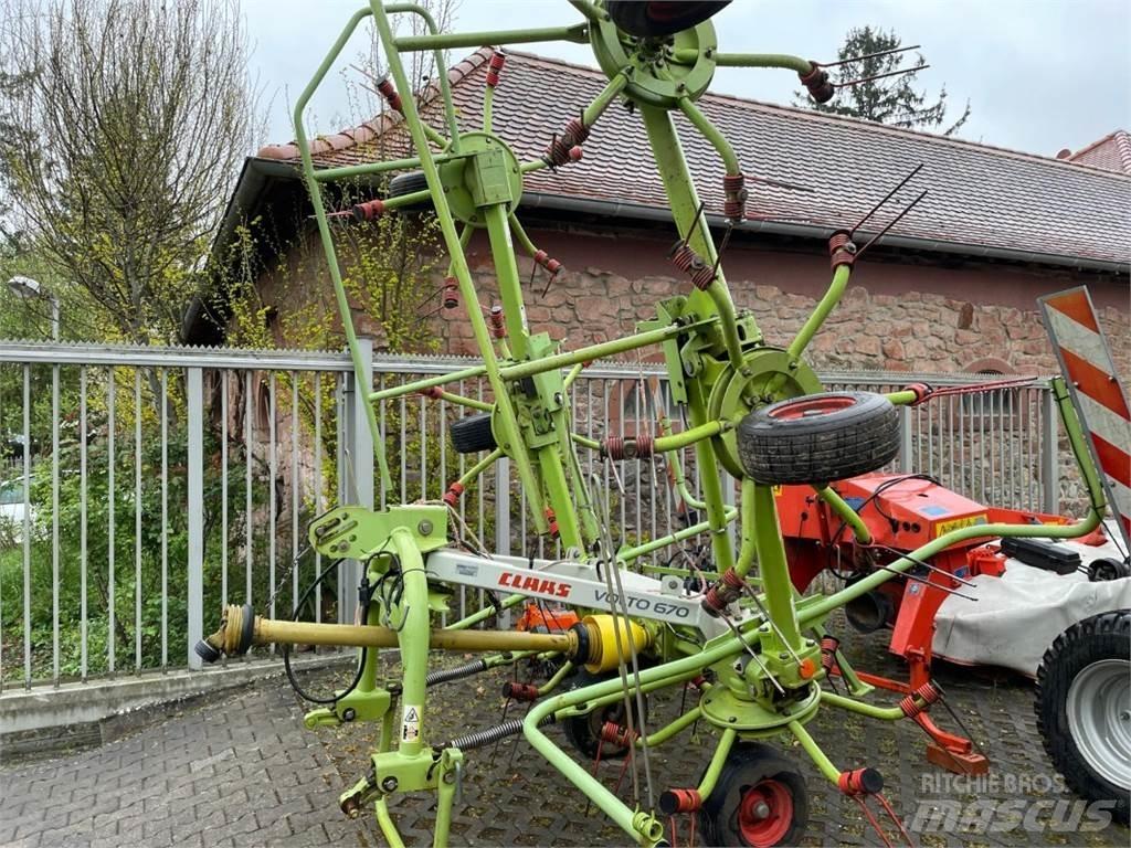 CLAAS Volto 670 Ranghinatori
