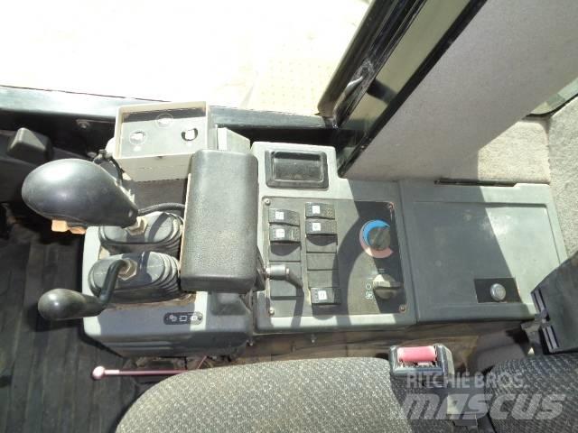 CAT 938 G II Pale gommate
