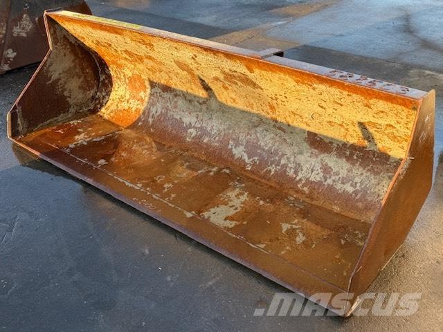 Manitou USED BUCKET Benne