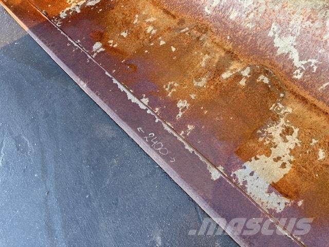 Manitou USED BUCKET Benne