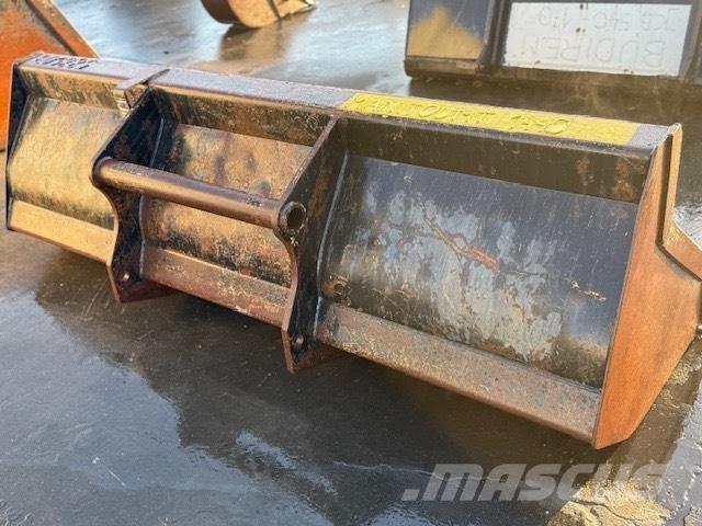 Manitou USED BUCKET Benne