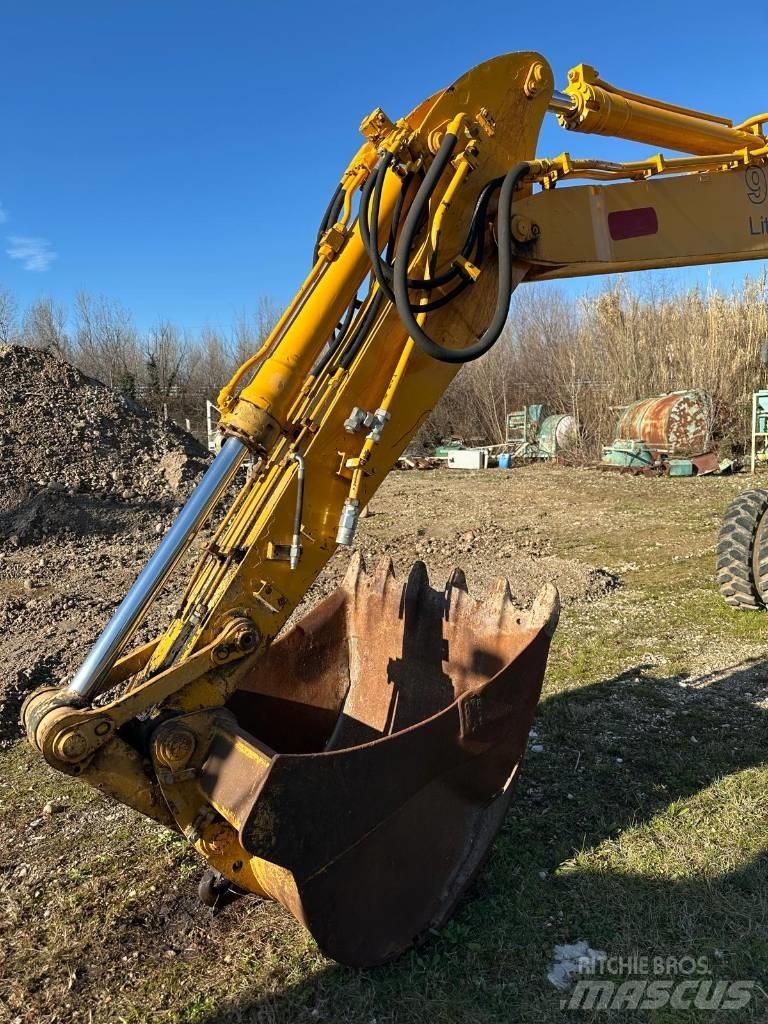 Liebherr 902 Escavatori gommati