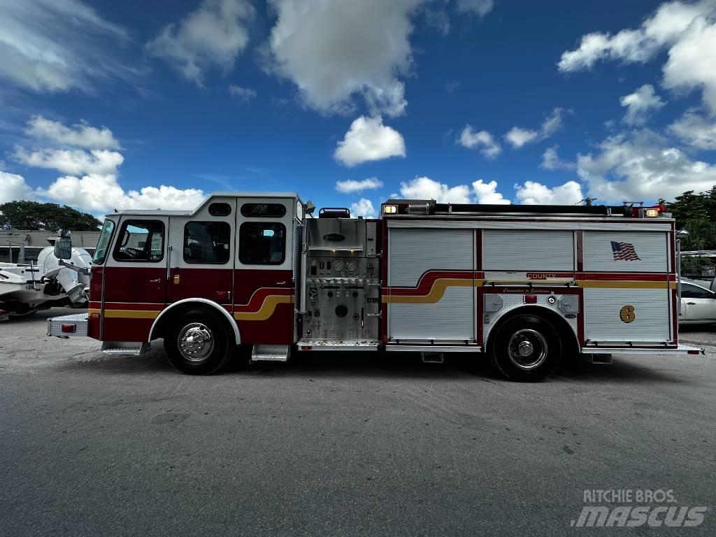 E-one Typhoon Camion Pompieri