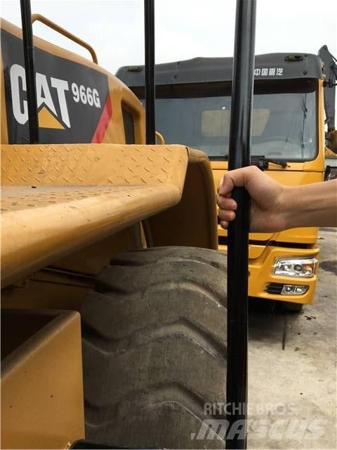 CAT 966G Pale gommate