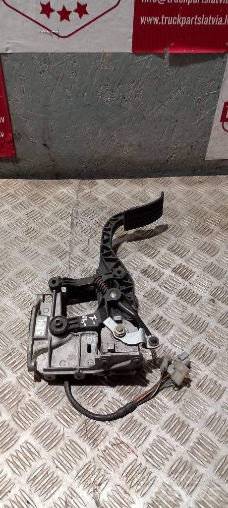 Scania P 94   1364173 Cabine e interni