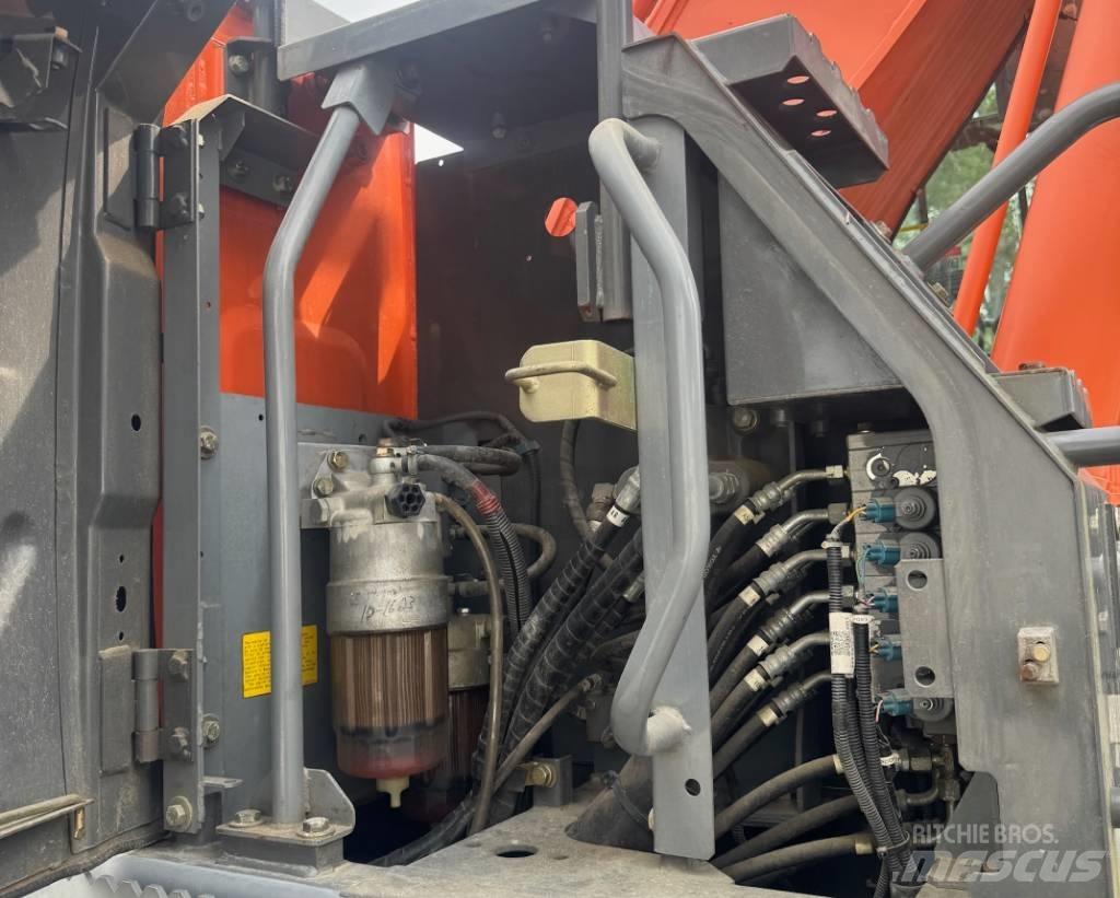 Hitachi ZX 220 W-3 Escavatori gommati