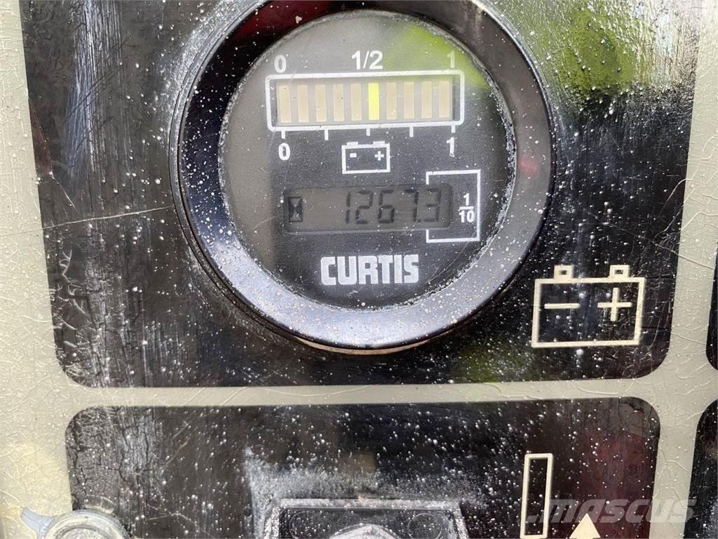 JLG E450AJ Piattaforme a braccio articolato