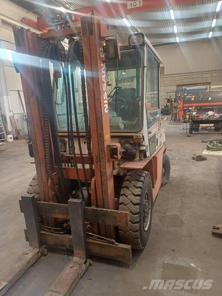 Nissan 33 U Carrelli elevatori diesel