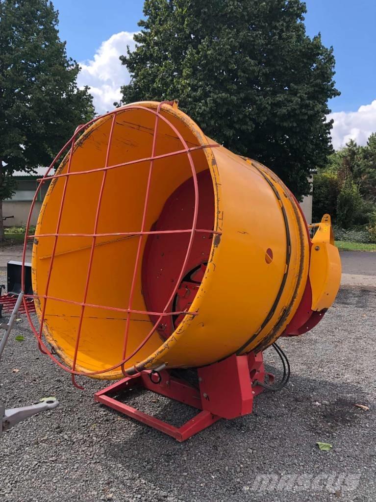 TEAGLE TOMAHAWK 5050 Trinciatrici, tagliatrici e srotolatrici per balle