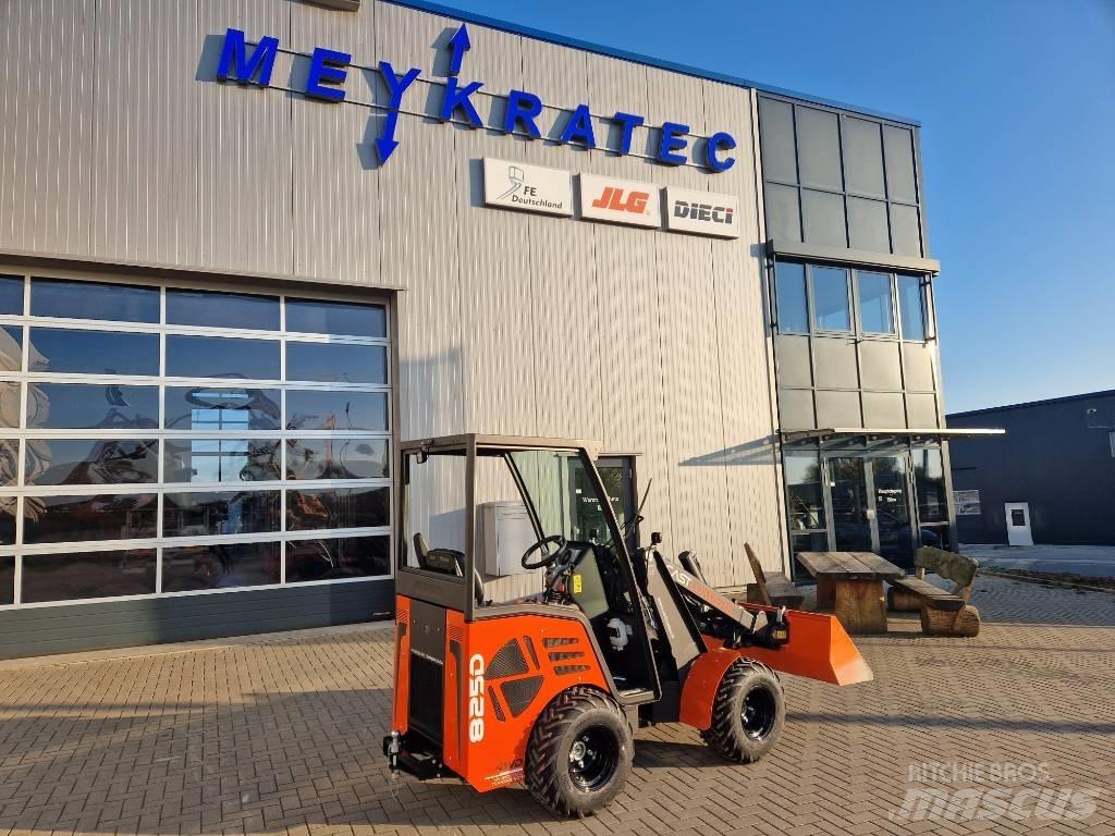 Cast Loaders 825D Sollevatori telescopici