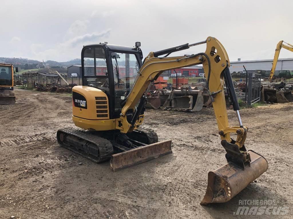 CAT 302.7 D Miniescavatori