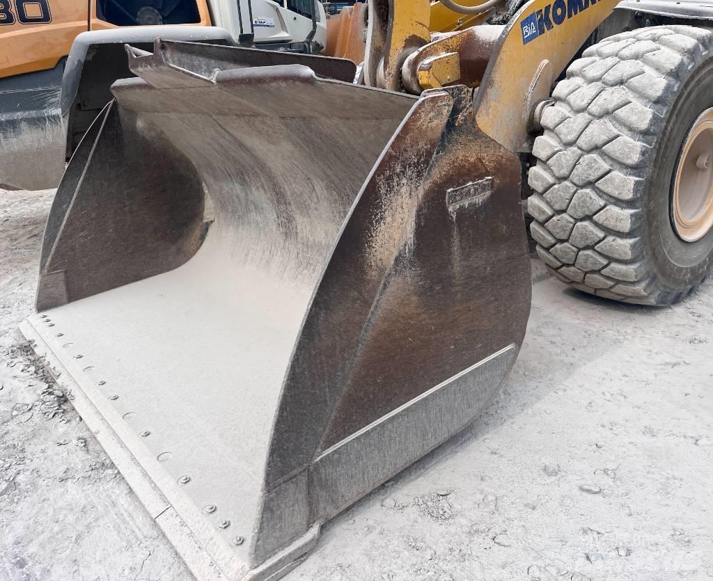 Komatsu WA 475-10E0 Pale gommate