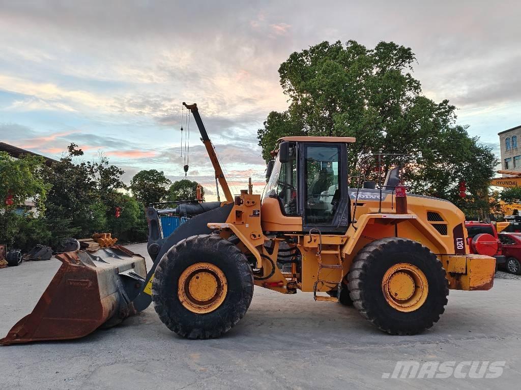 Volvo L 120 Pale gommate