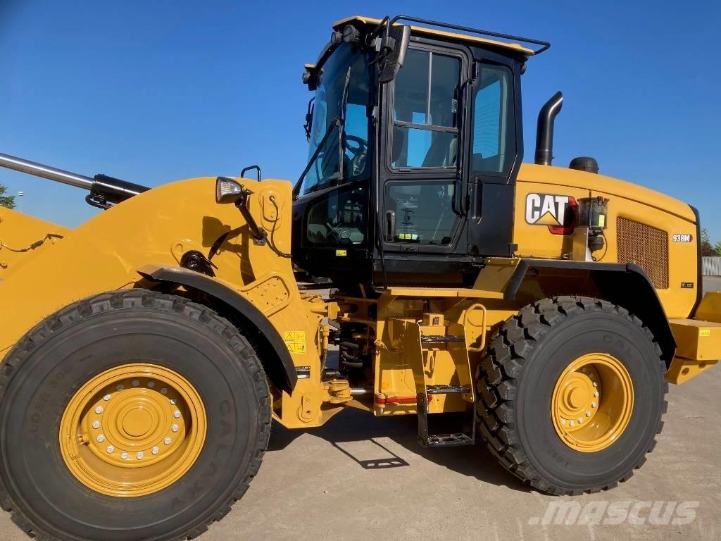 CAT 938M Pale gommate