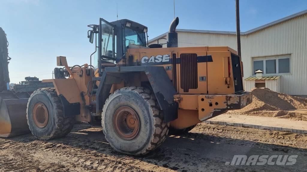 CASE 921 C Pale gommate