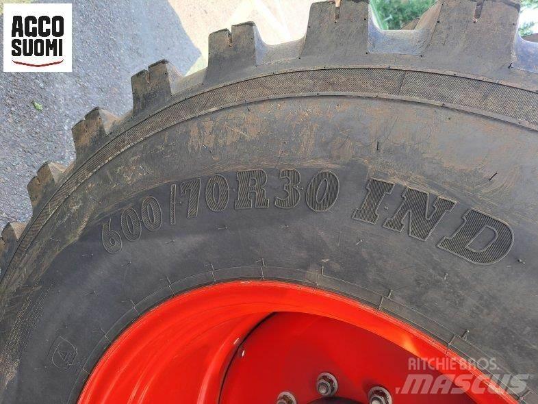 Fendt 826 PROFI+ Trattori