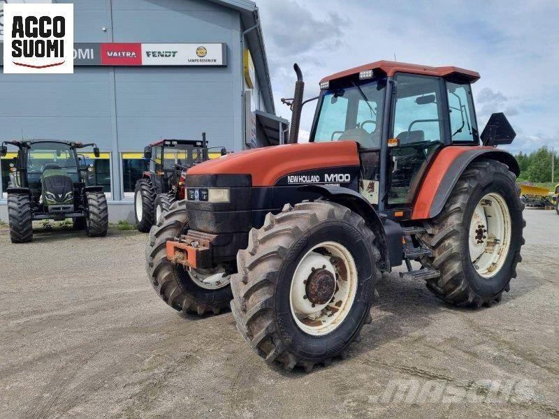 New Holland M100 Trattori
