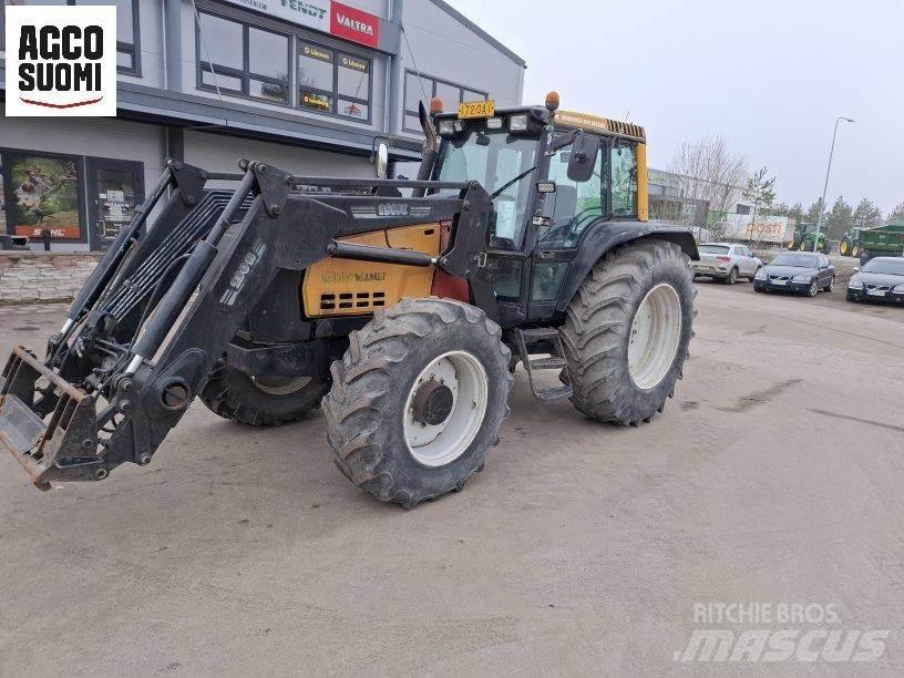 Valtra 8450 HITECH Trattori