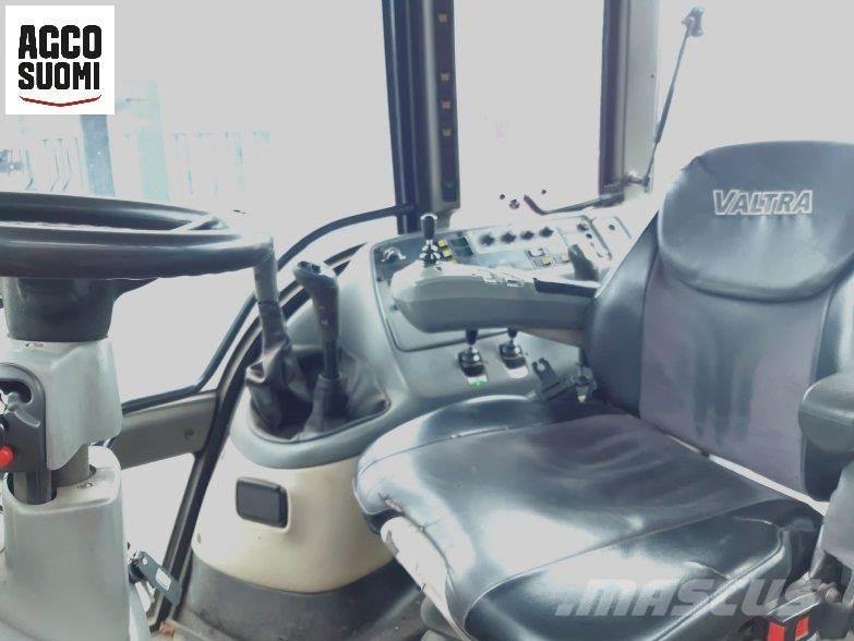 Valtra M130 Trattori