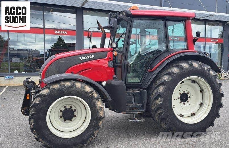 Valtra N121 H Trattori