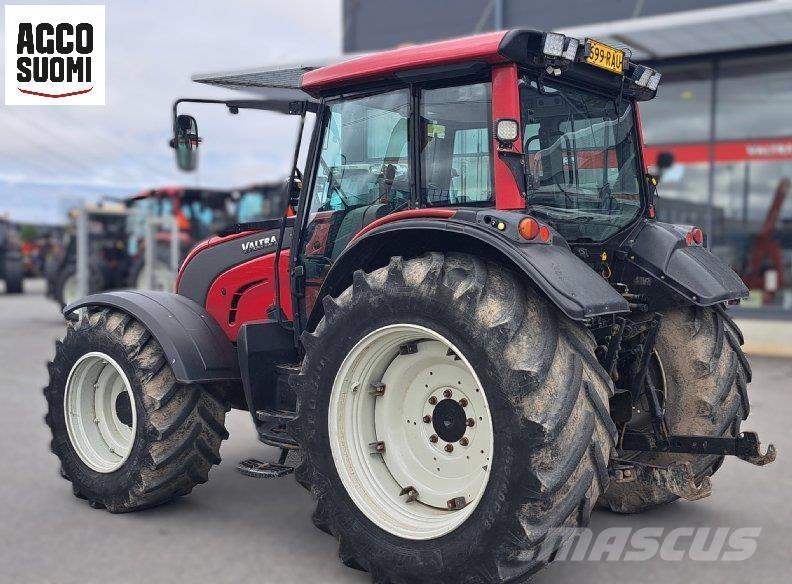 Valtra N121 H Trattori