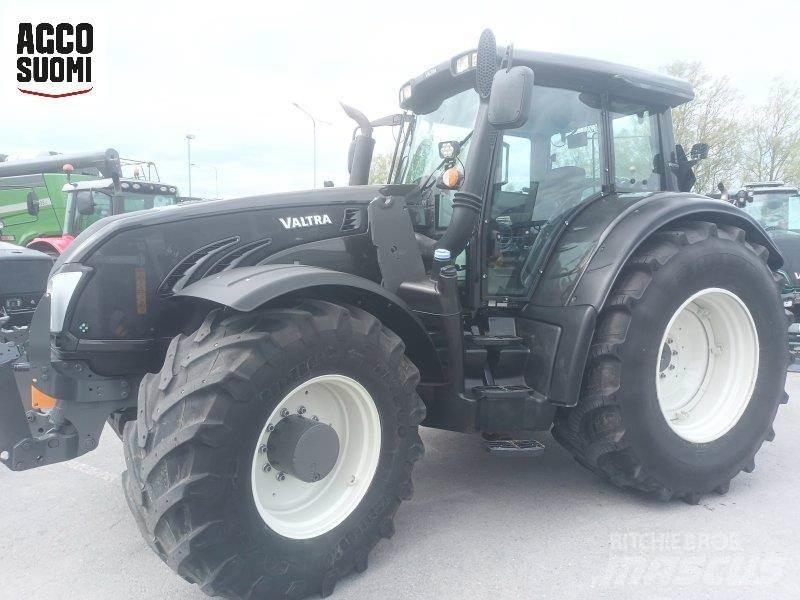 Valtra T213 VERSU Trattori