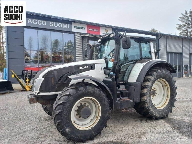 Valtra T213 VERSU Trattori