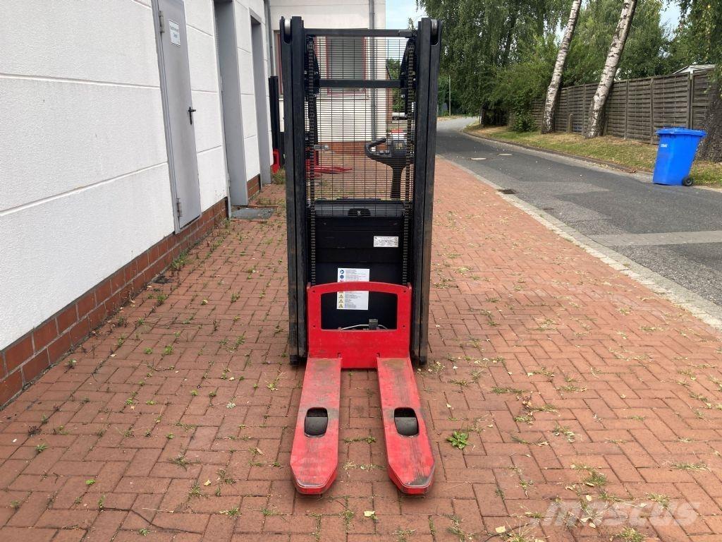 Hyster S 1.0 Transpallet uomo a terra