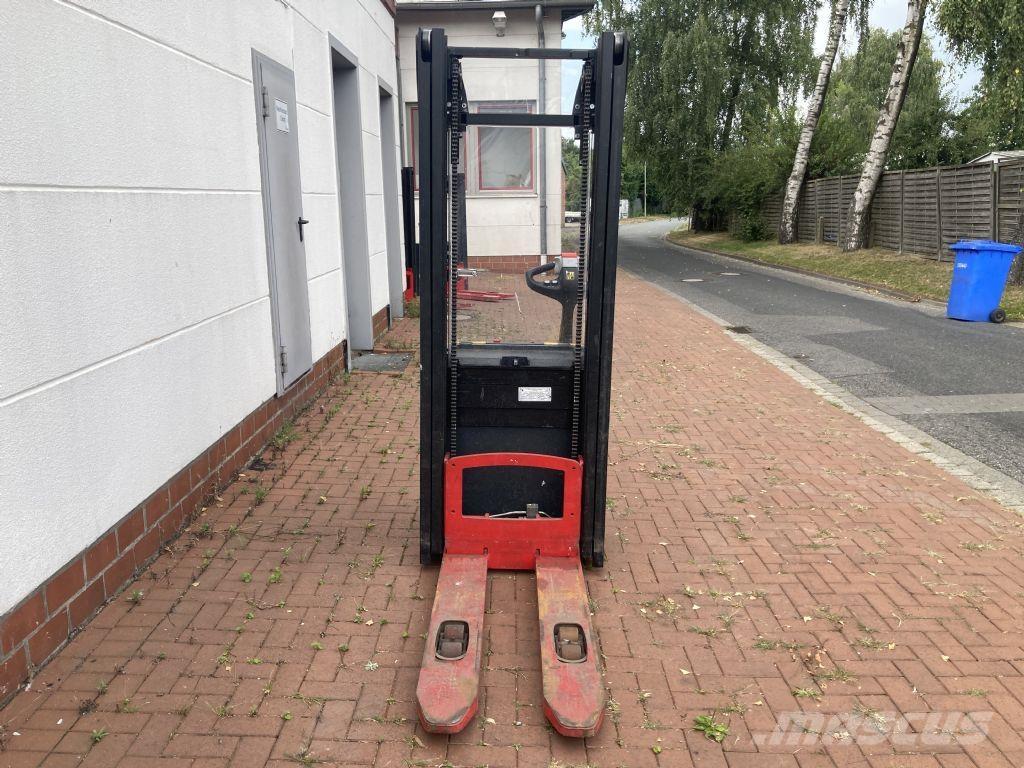 Hyster S 1.0 Transpallet uomo a terra