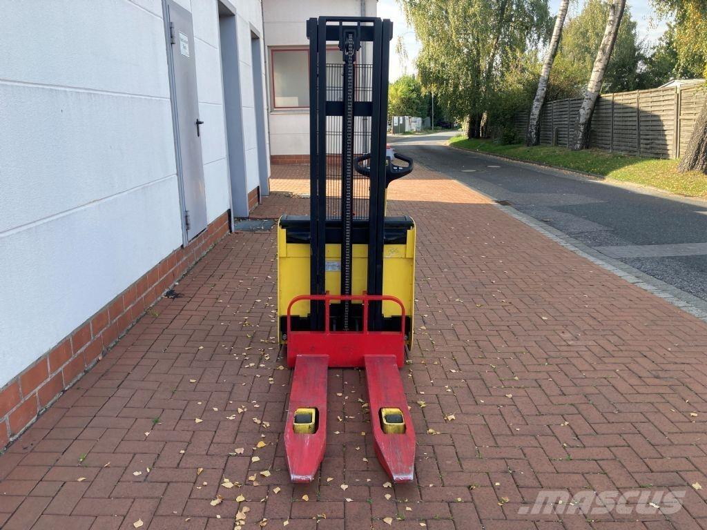 Hyster S 1.0E Transpallet uomo a terra