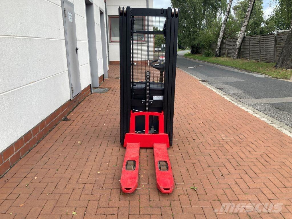 Hyster S 1.4 Transpallet uomo a terra