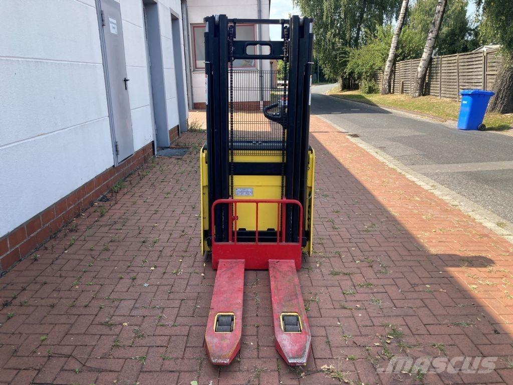 Hyster S 1.4 IL Transpallet uomo a terra