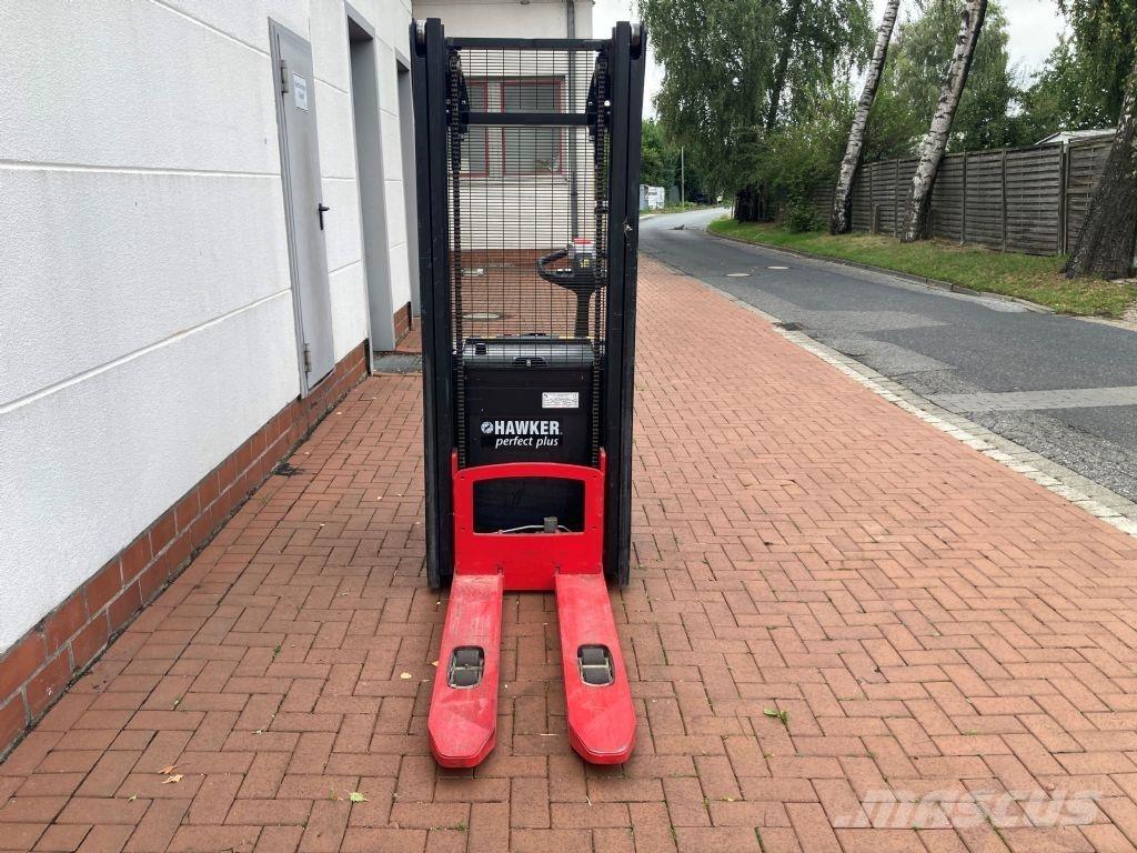 Hyster S 2.0 Transpallet uomo a terra