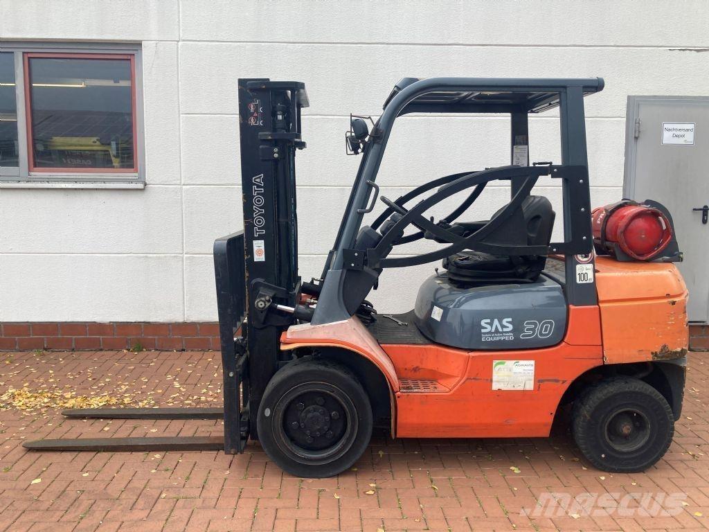 Toyota 02-7FGF30 Carrelli elevatori GPL