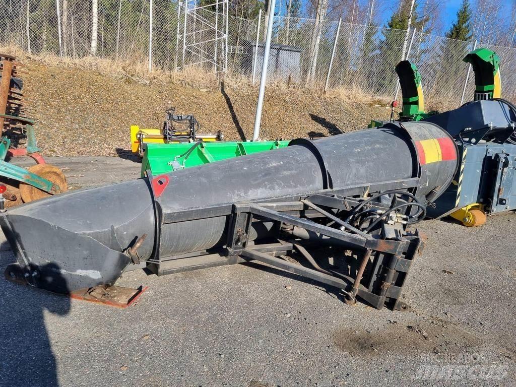 Ajax 3900 Lame spazzaneve e aratri