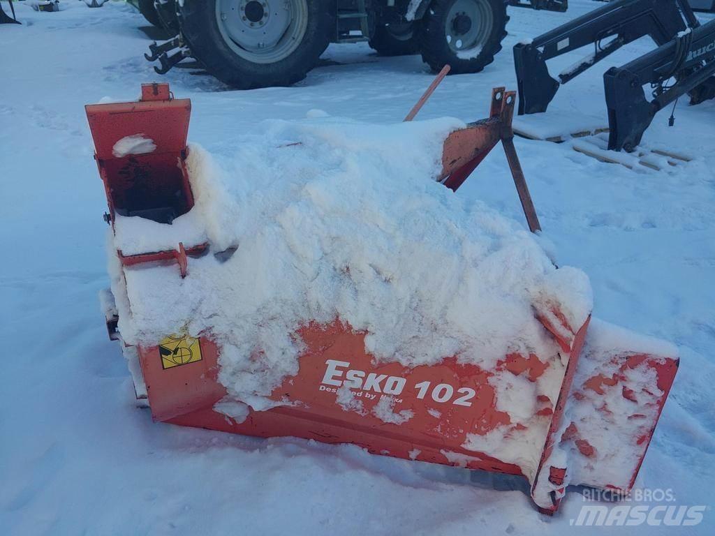 Esko 102 Spazzaneve