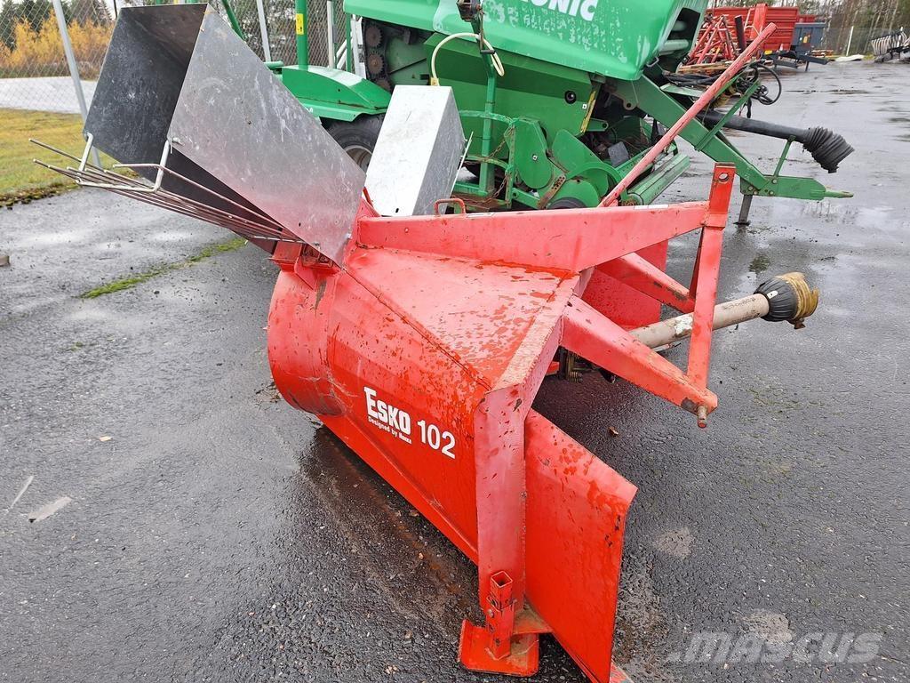 Esko 102 Spazzaneve