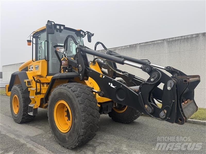JCB 427 Agri Pale gommate