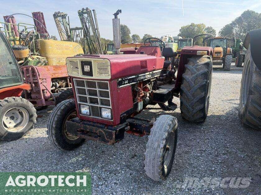 International 724 Trattori