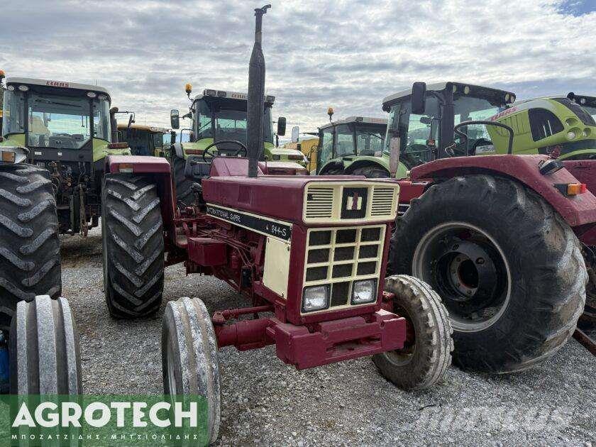 International 844s Trattori