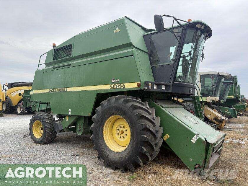 John Deere 2258 Trattori