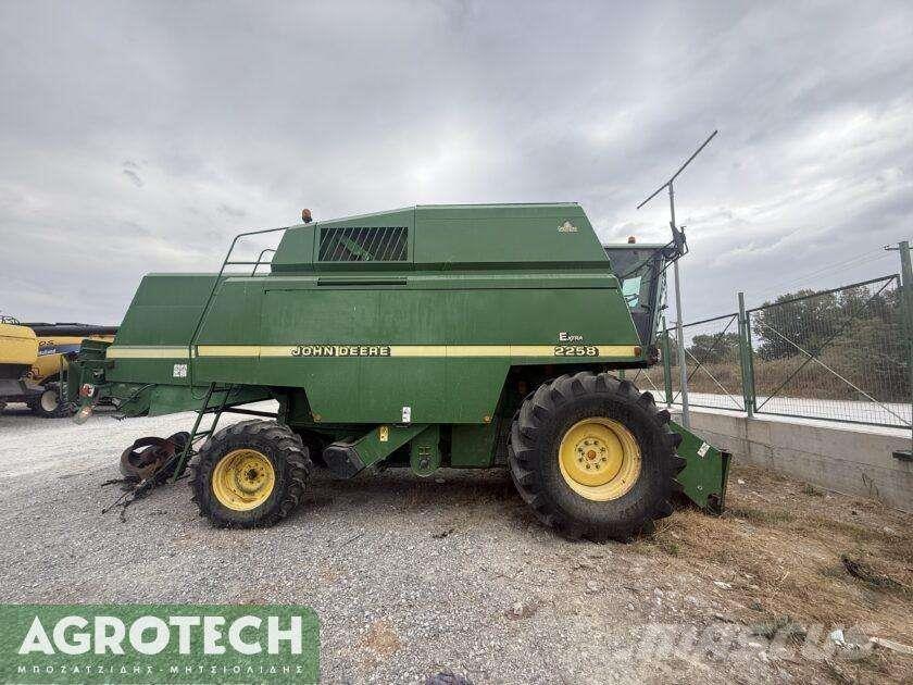 John Deere 2258 Trattori